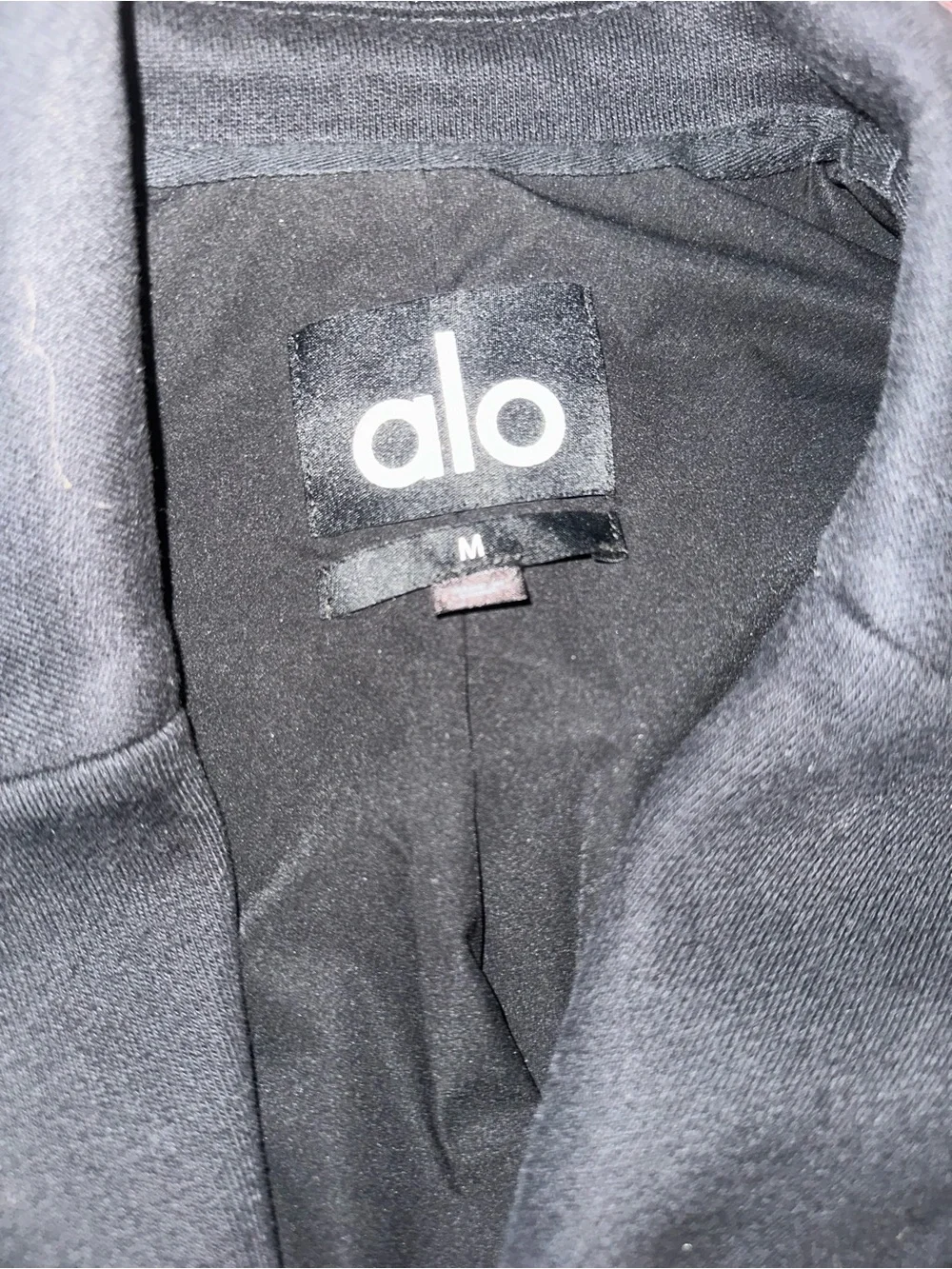 ALO Yoga Black Single-Button Trench Coat